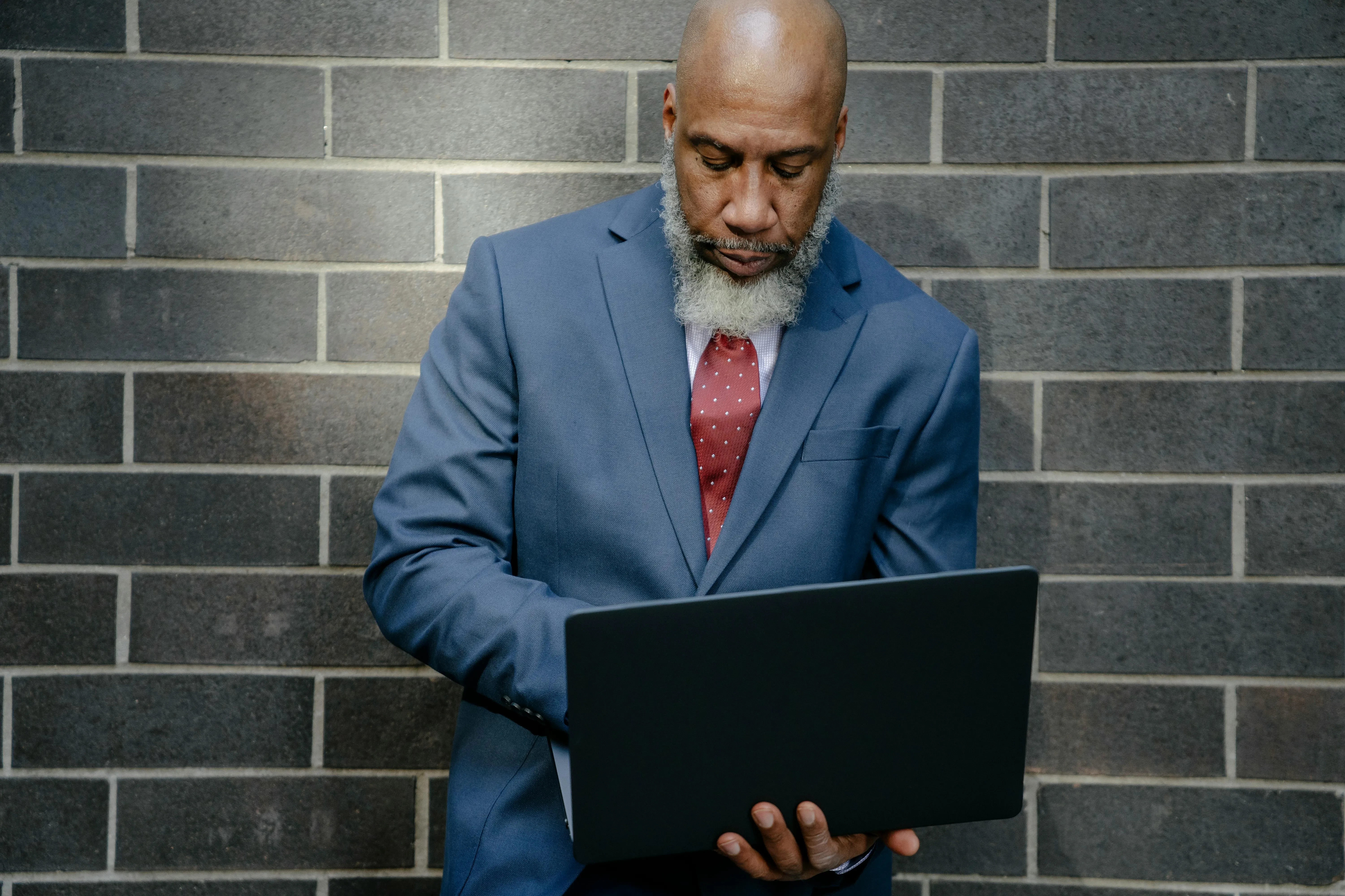 When Should a SaaS Switch to a Merchant of Record Model?